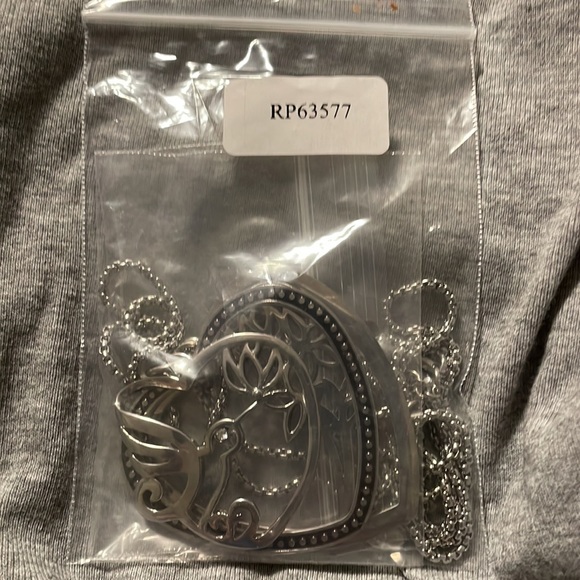 Tocara Nadia RP63577 Long Necklace | Stainless Steel & Crystal | C$60 - Picture 5 of 5